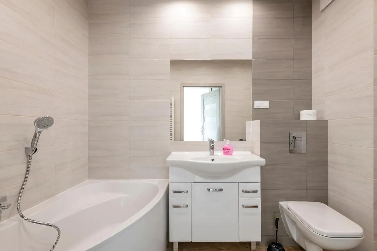 Warsaw - Aparts Wlochy Apartment