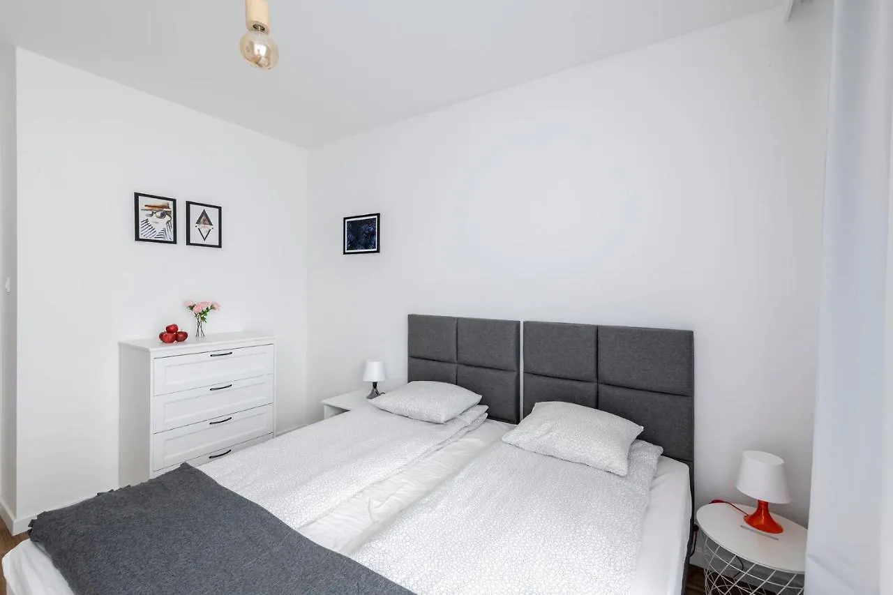 Warsaw - Aparts Wlochy Apartment